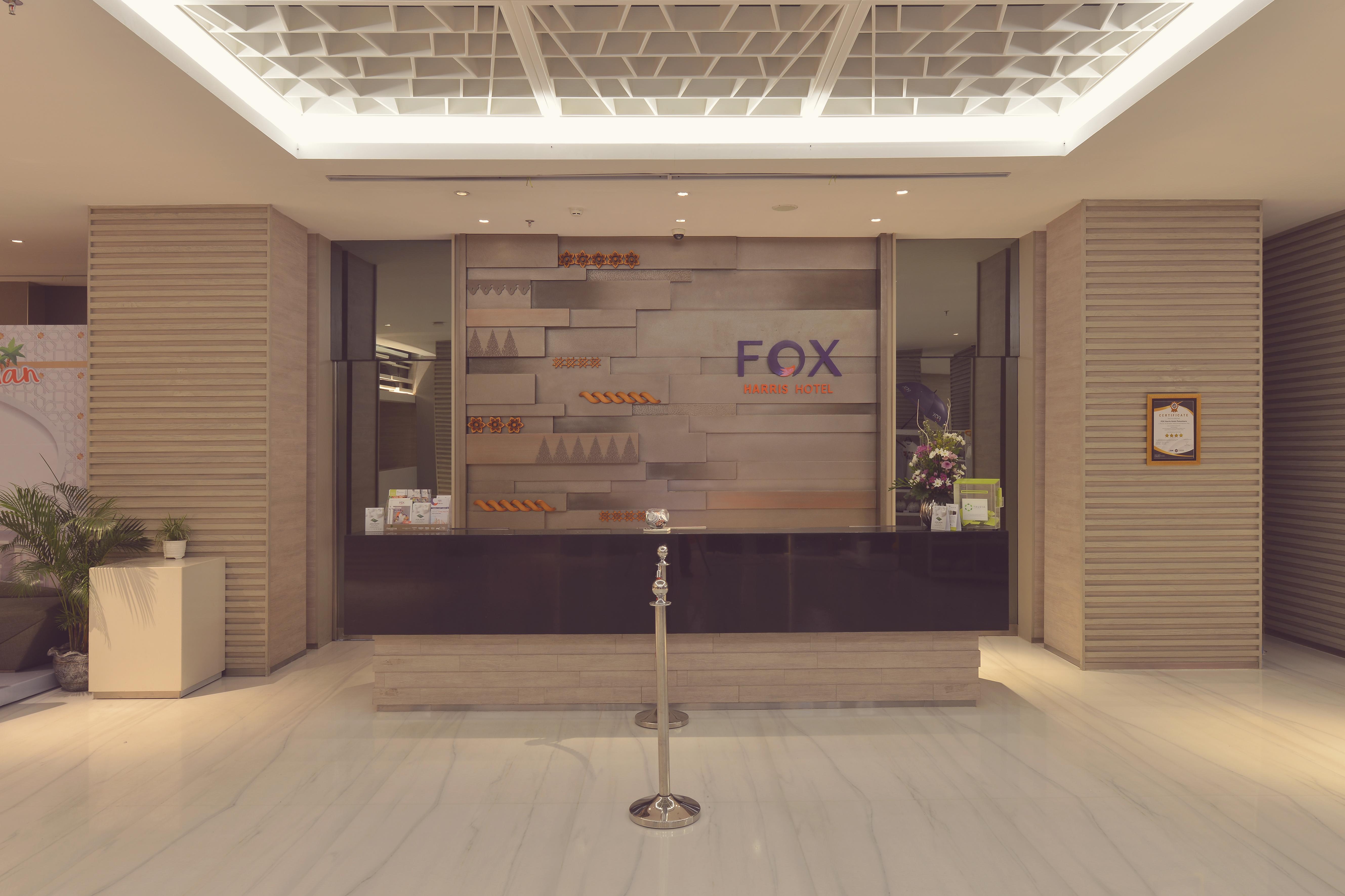 Fox Hotel Pakanbaru Exteriör bild