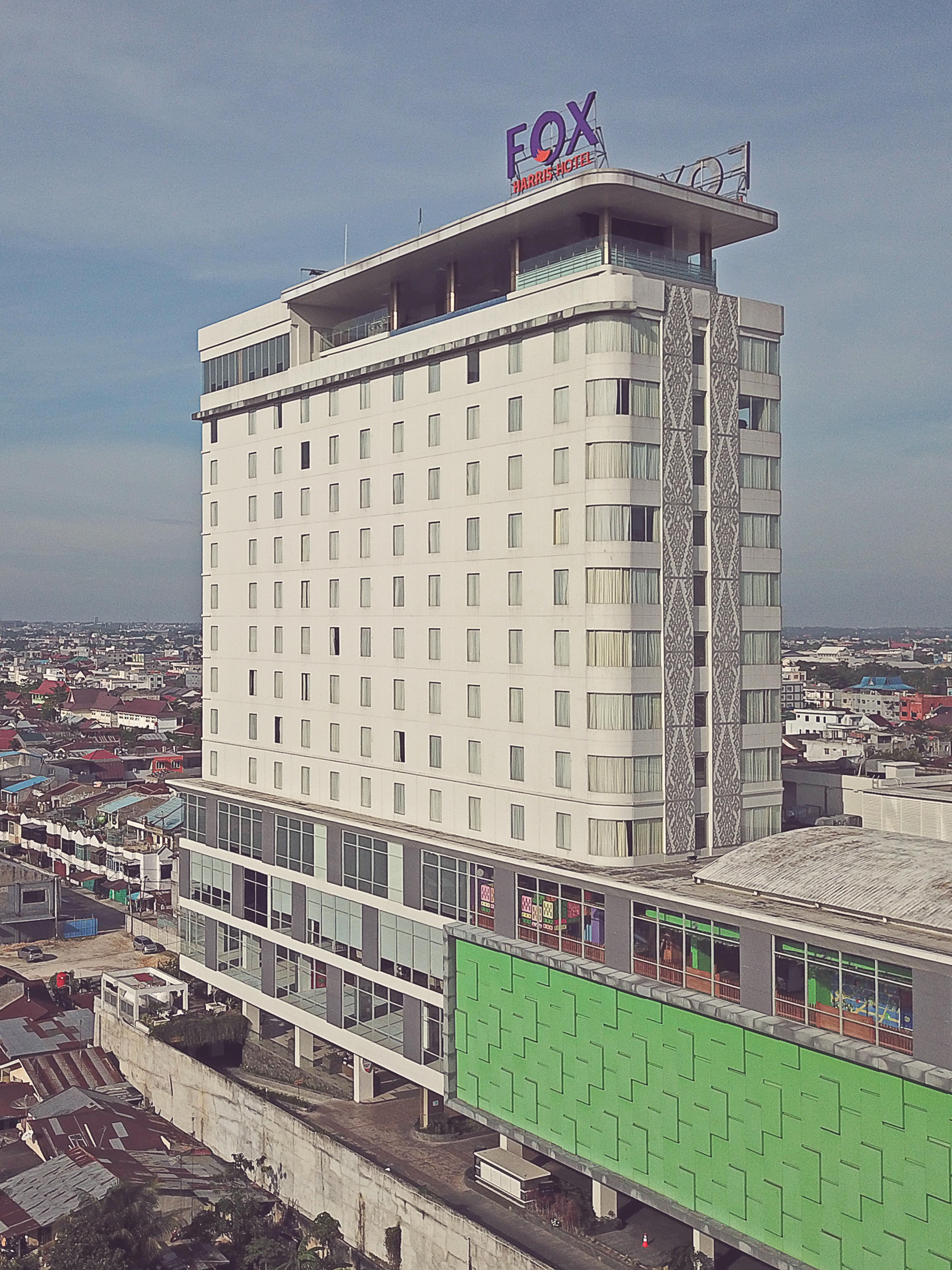 Fox Hotel Pakanbaru Exteriör bild