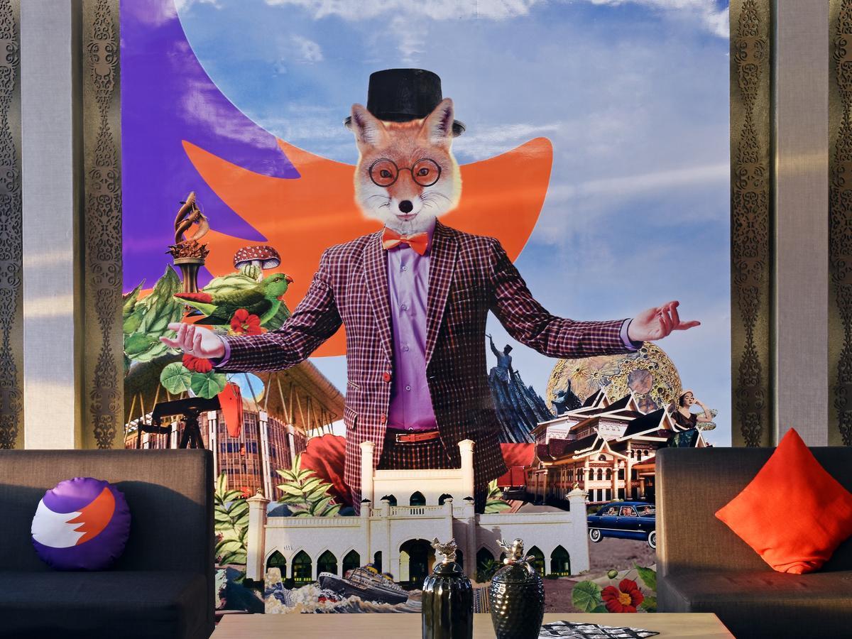 Fox Hotel Pakanbaru Exteriör bild