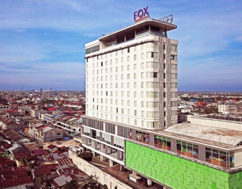 Fox Hotel Pakanbaru Exteriör bild