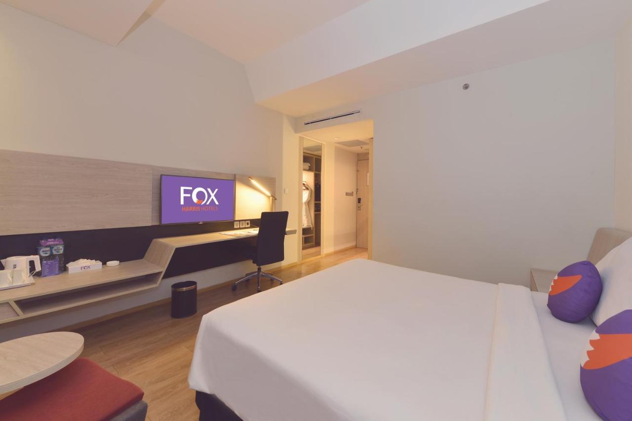 Fox Hotel Pakanbaru Exteriör bild